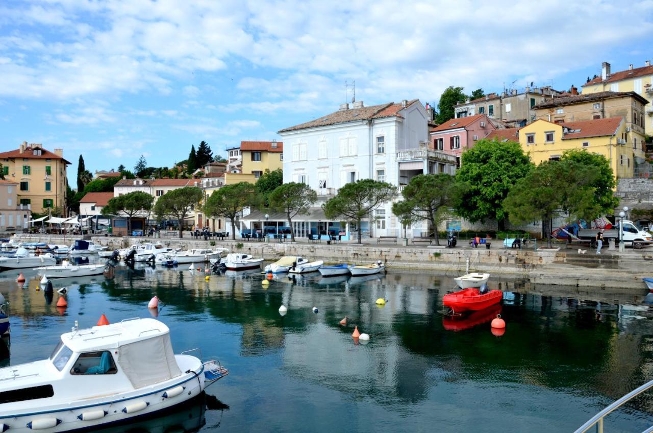 Surf By The Sea Opatija