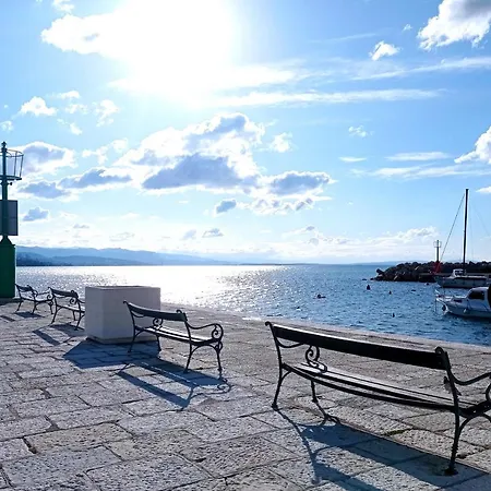 Studio Apartment Surf By The Sea Opatija Exterior photo