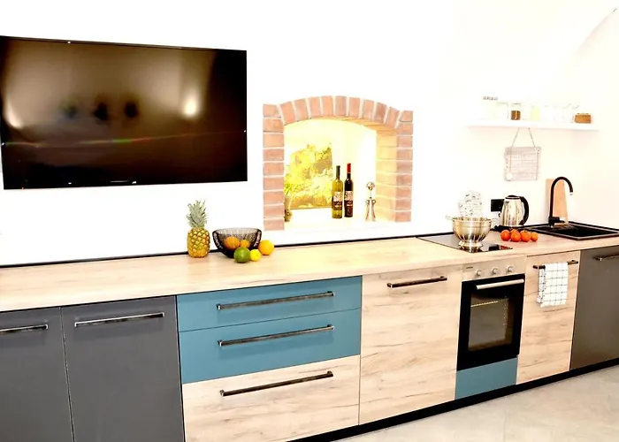 Studio Apartment Surf By The Sea