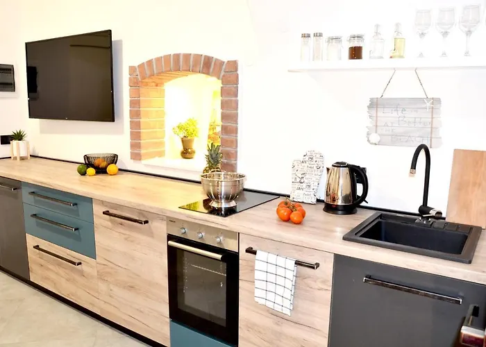 Studio Apartment Surf By The Sea