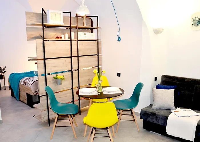 Studio Apartment Surf By The Sea