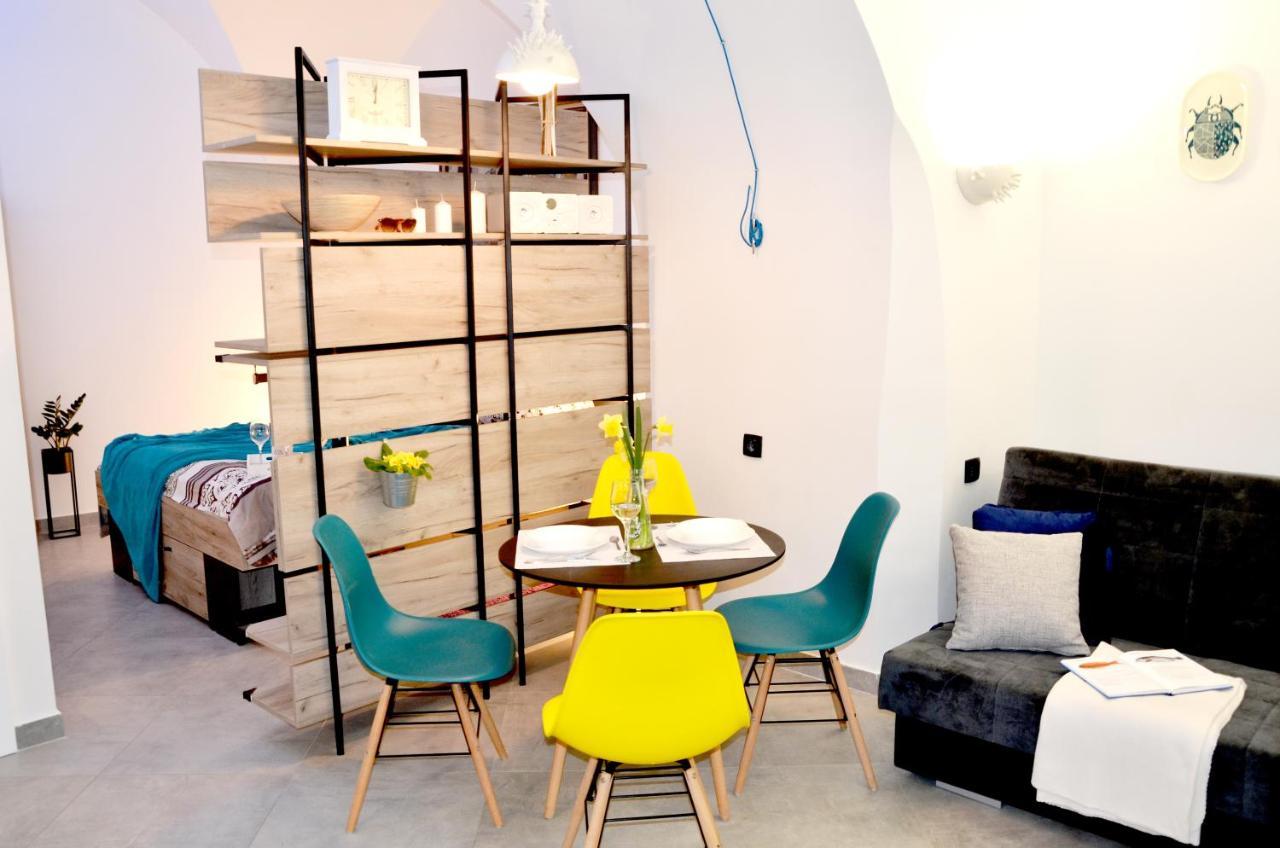 Surf By The Sea Apartment *